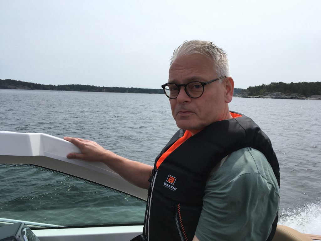 Henrik Rinder kör Flipper